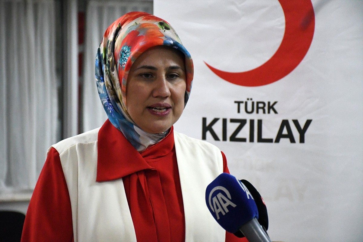 Türk Kızılay, İsrail'in ateşkesi bozarak yeniden saldırılara başladığı Gazze'de yaraları sarmak...