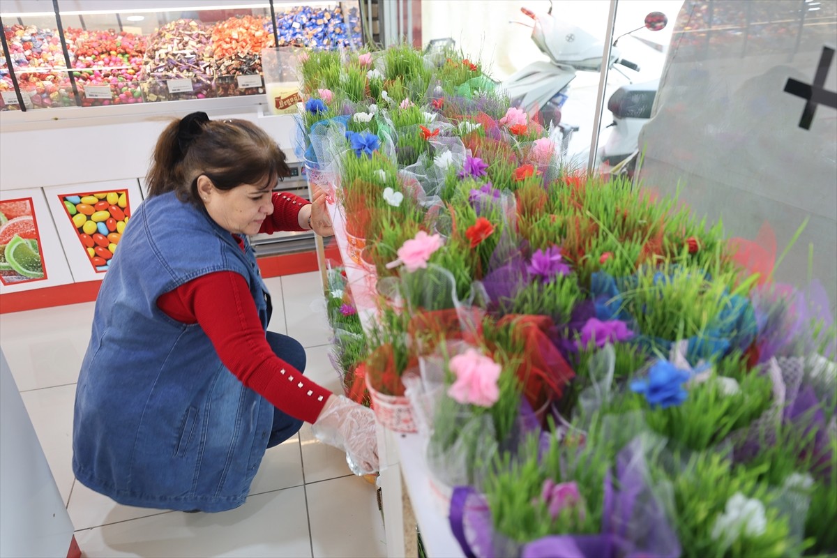 Türk kültüründe "yaşam otu" olarak da adlandırılan ve nevruzun önemli sembollerinden birini...