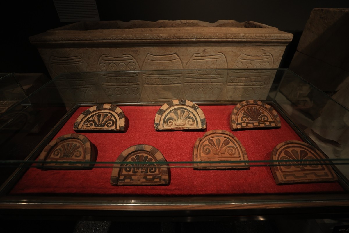 Türkiye'den kaçırılan Septimius Severus'un heykel başı ve 48 pişmiş toprak mimari levha, Kültür ve...