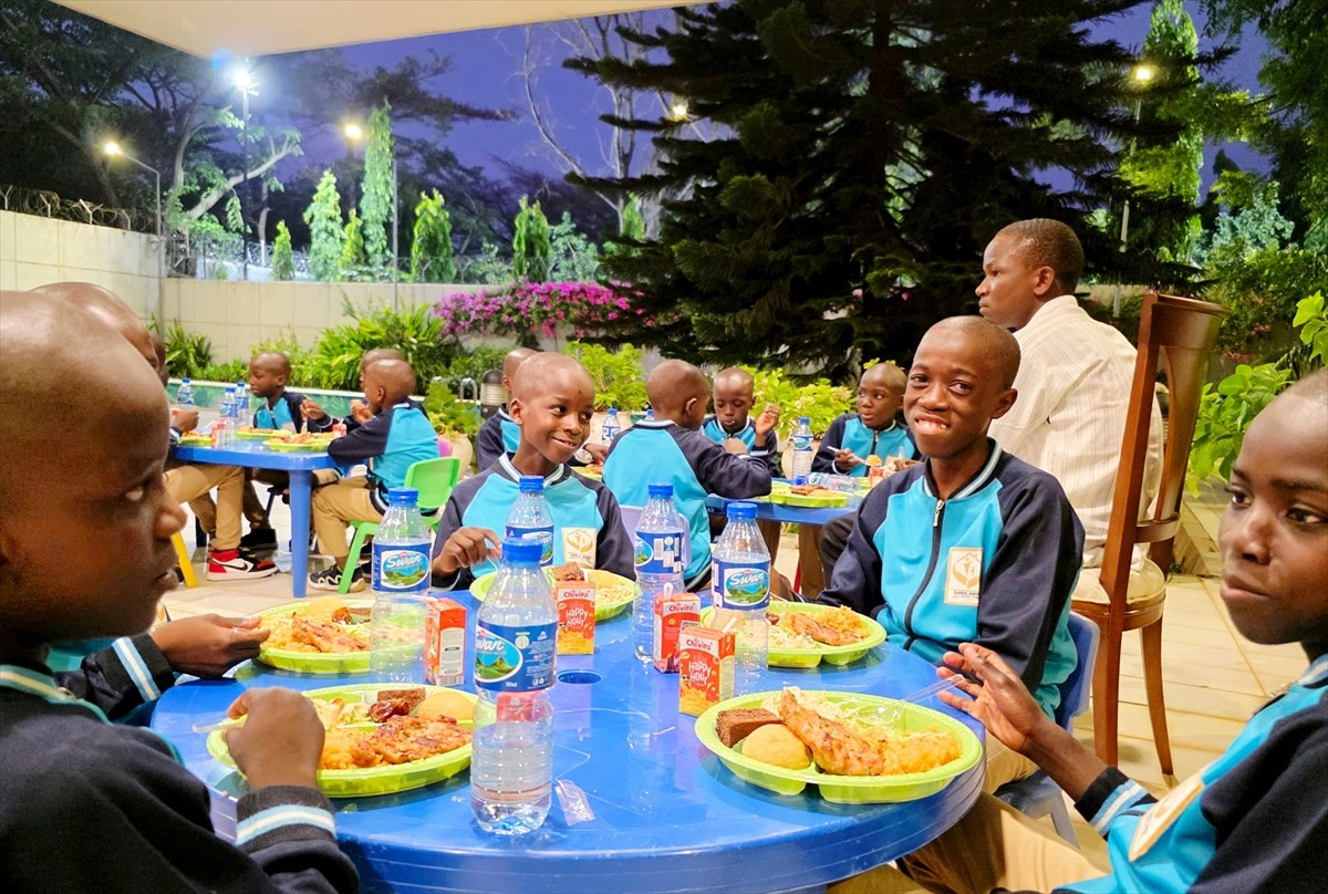 Türkiye'nin Abuja Büyükelçiliği, Nijerya'nın başkenti Abuja'da Darul Amin Vakfı bünyesinde bulunan...