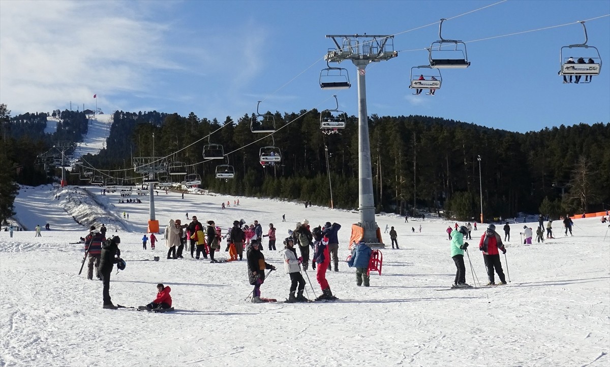 Türkiye'nin önemli kış turizm merkezleri arasında yer alan, sarıçam ormanları arasında uzun...
