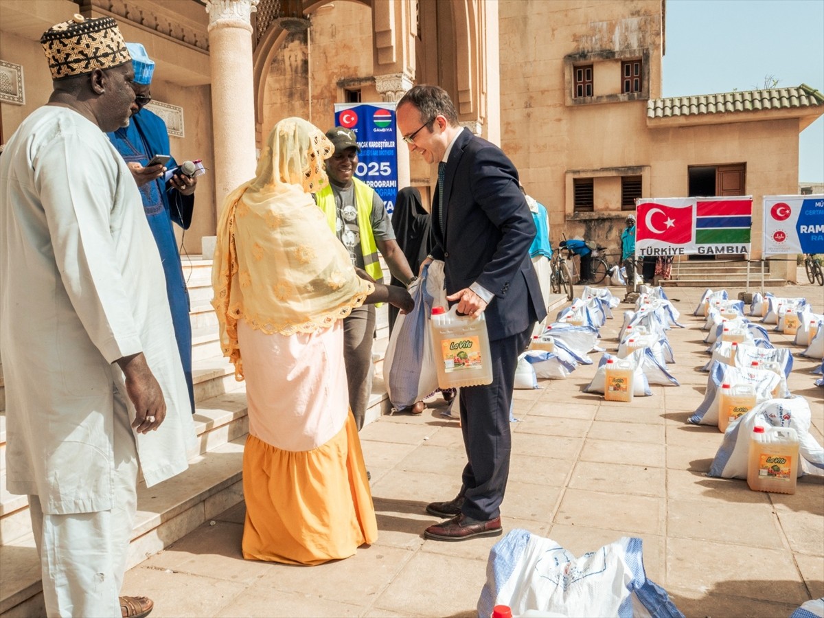 Türkiye Diyanet Vakfı (TDV), ramazan ayı dolayısıyla Batı Afrika ülkelerinden Gambiya ve Gana'da...