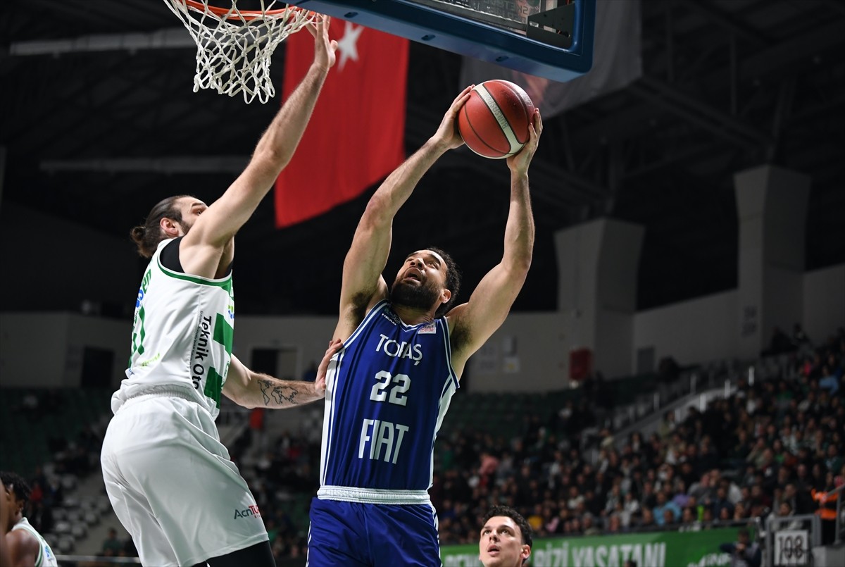 Türkiye Sigorta Basketbol Süper Ligi'nin 20. haftasında Bursaspor Yörsan ile TOFAŞ takımları TOFAŞ...