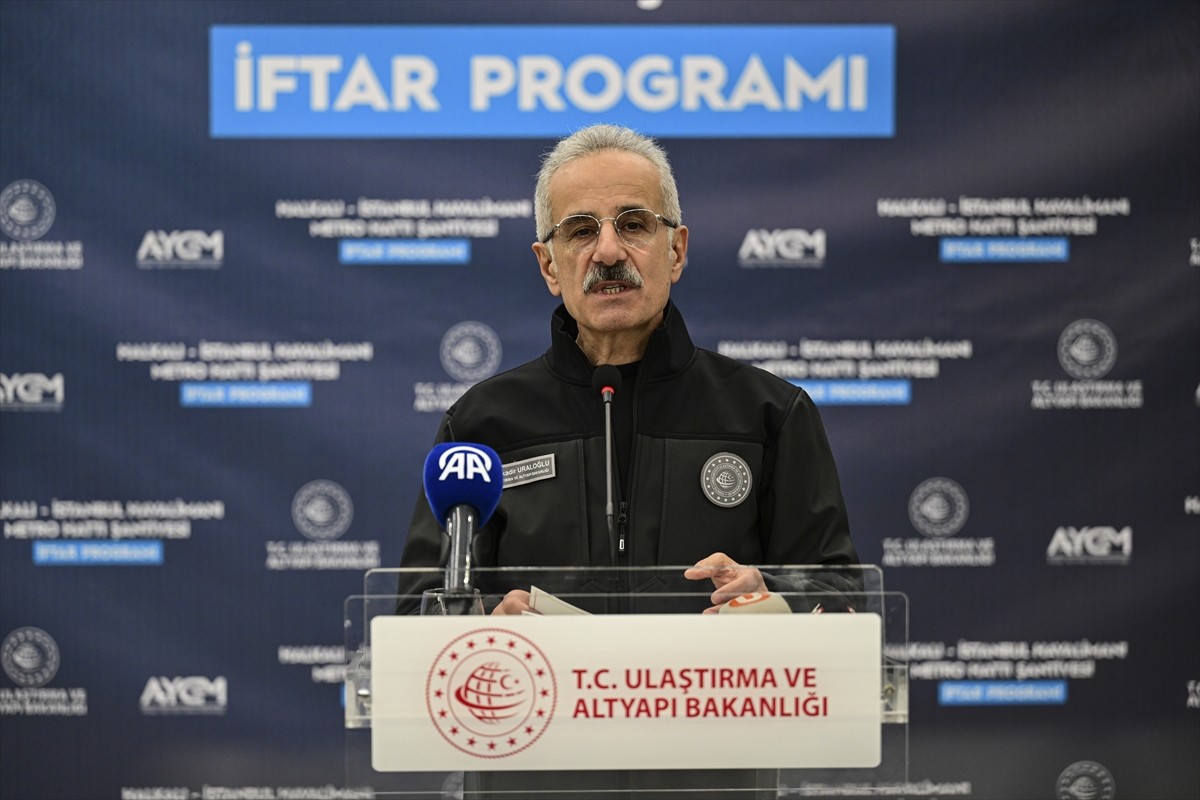 Ulaştırma ve Altyapı Bakanı Abdulkadir Uraloğlu, Halkalı-İstanbul Havalimanı Metro Hattı...