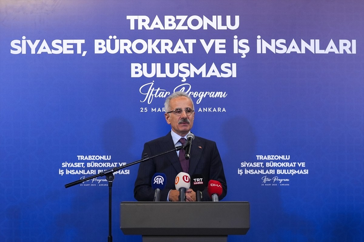 Ulaştırma ve Altyapı Bakanı Abdulkadir Uraloğlu, Trabzonlu siyaset, bürokrat ve iş insanları ile...
