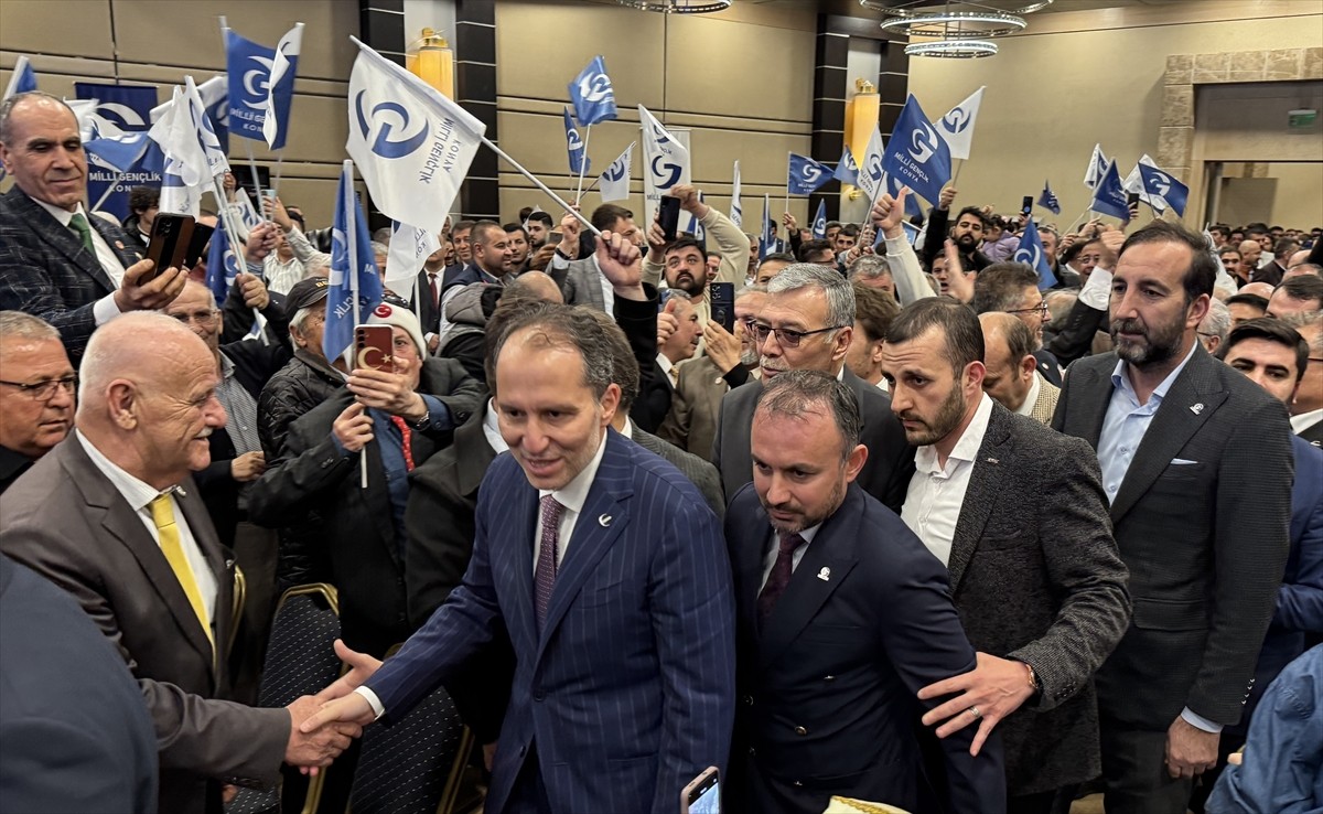 Yeniden Refah Partisi Genel Başkanı Fatih Erbakan, Konya'da Necmettin Erbakan'ı anma programına...