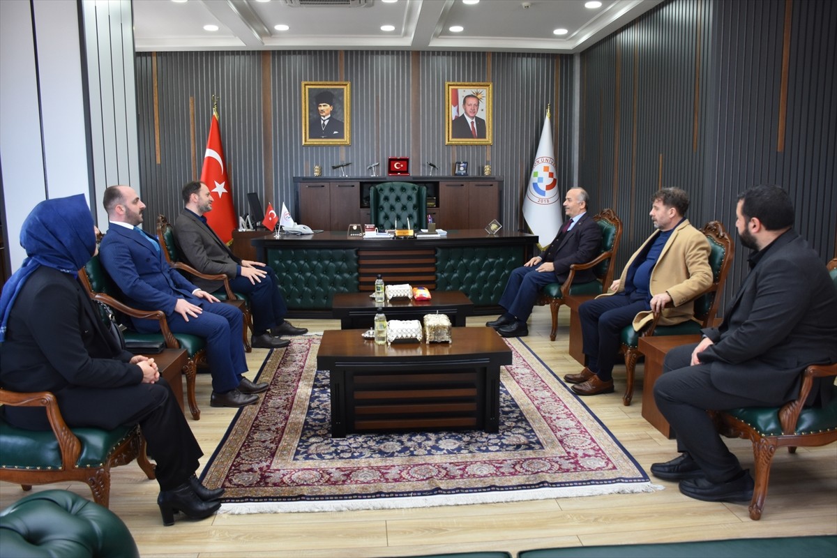 Yeşilay Genel Başkanı Mehmet Dinç (fotoğrafta), Trabzon Üniversitesi Kariyer Merkezi, Yeşilay...