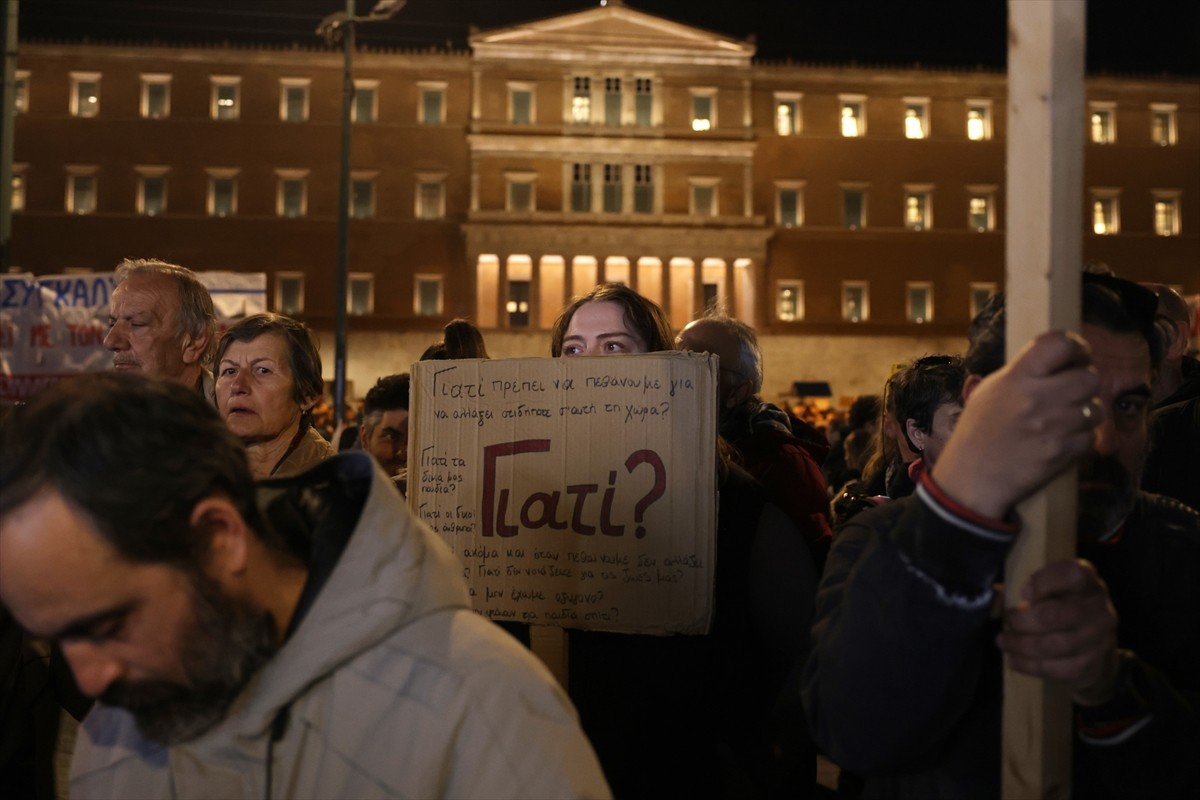 Yunanistan'da Kiryakos Miçotakis'in başkanlığındaki hükümet, muhalefetin 57 kişinin ölümüne yol...