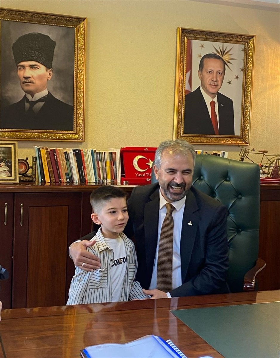 Adana'da, okulunda düzenlenen 23 Nisan Ulusal Egemenlik ve Çocuk Bayramı ve Türkiye Büyük Millet...