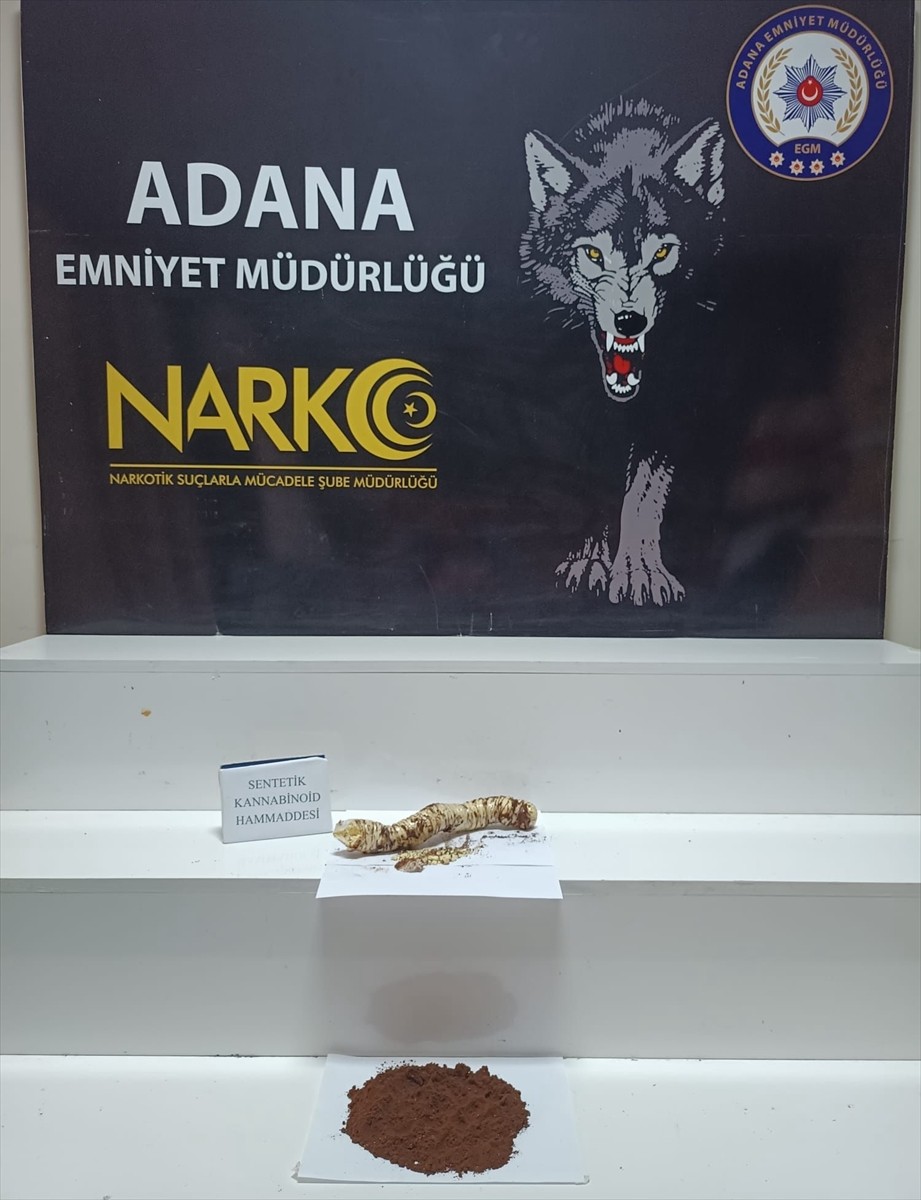 Adana'da şehirler arası yolcu otobüsünde termosa sakladığı 500 gram sentetik uyuşturucuyla...
