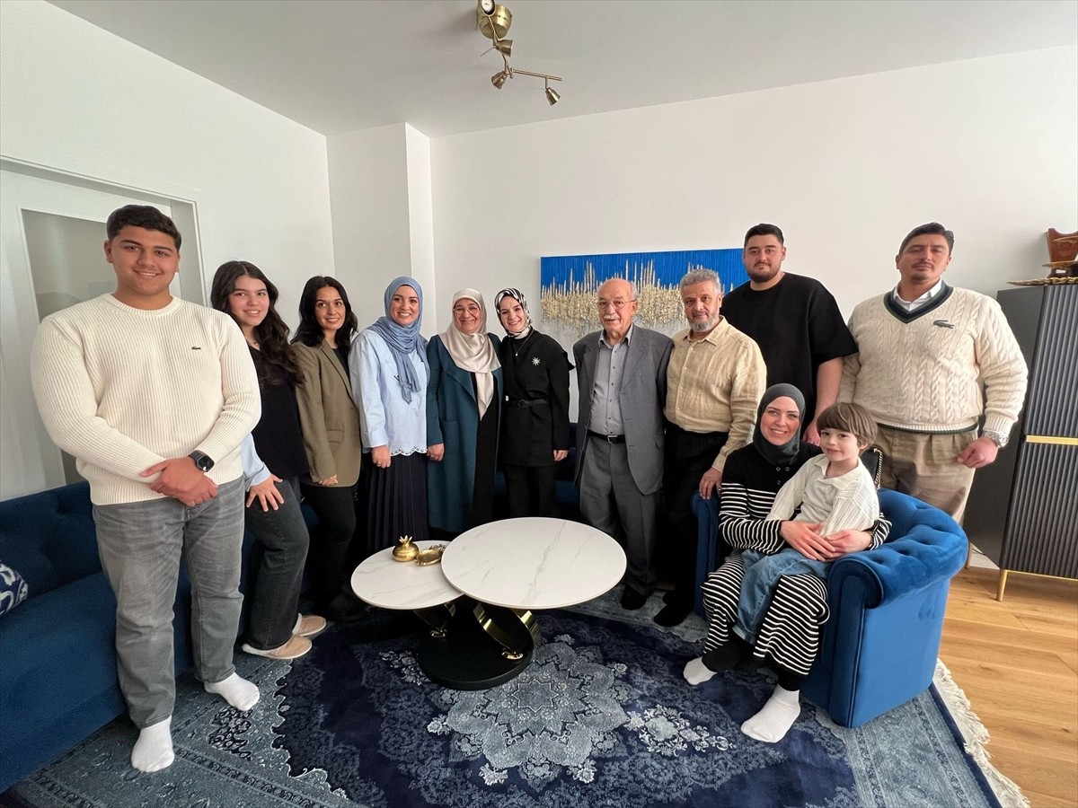 Aile ve Sosyal Hizmetler Bakanı Mahinur Özdemir Göktaş, Almanya'nın başkenti Berlin'deki ilk kuşak...