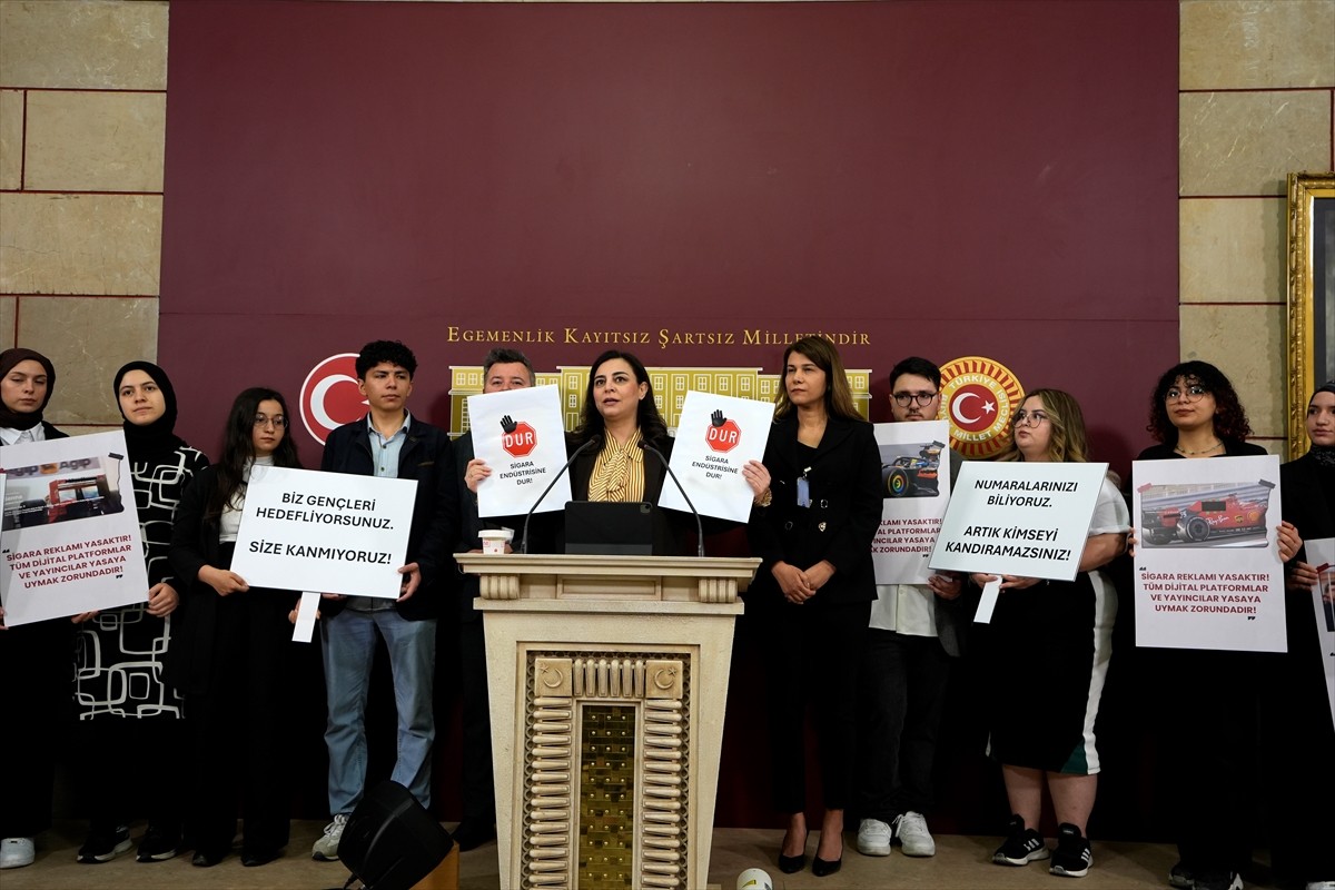 AK Parti İstanbul Milletvekili Müşerref Pervin Tuba Durgut, Meclis'te Tütün Endüstrisine Karşı...