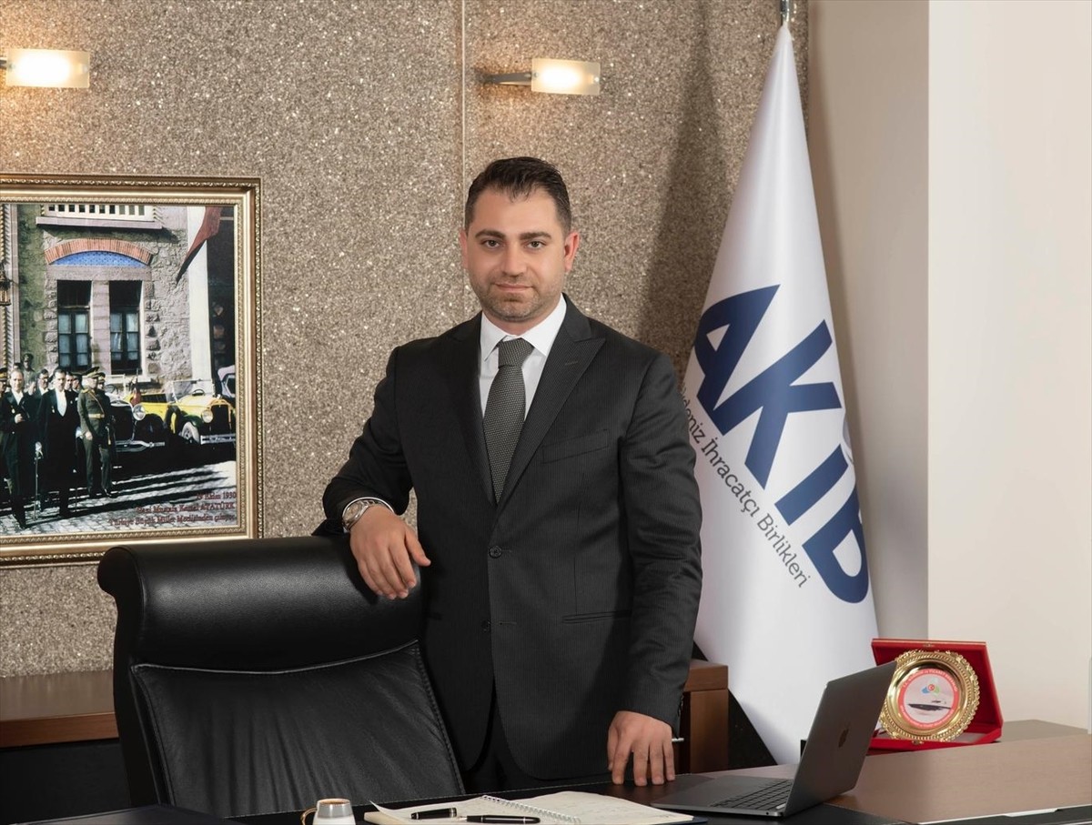 Akdeniz İhracatçı Birliklerinin (AKİB) yeni dönem koordinatör başkanlığına Veysel Memiş...