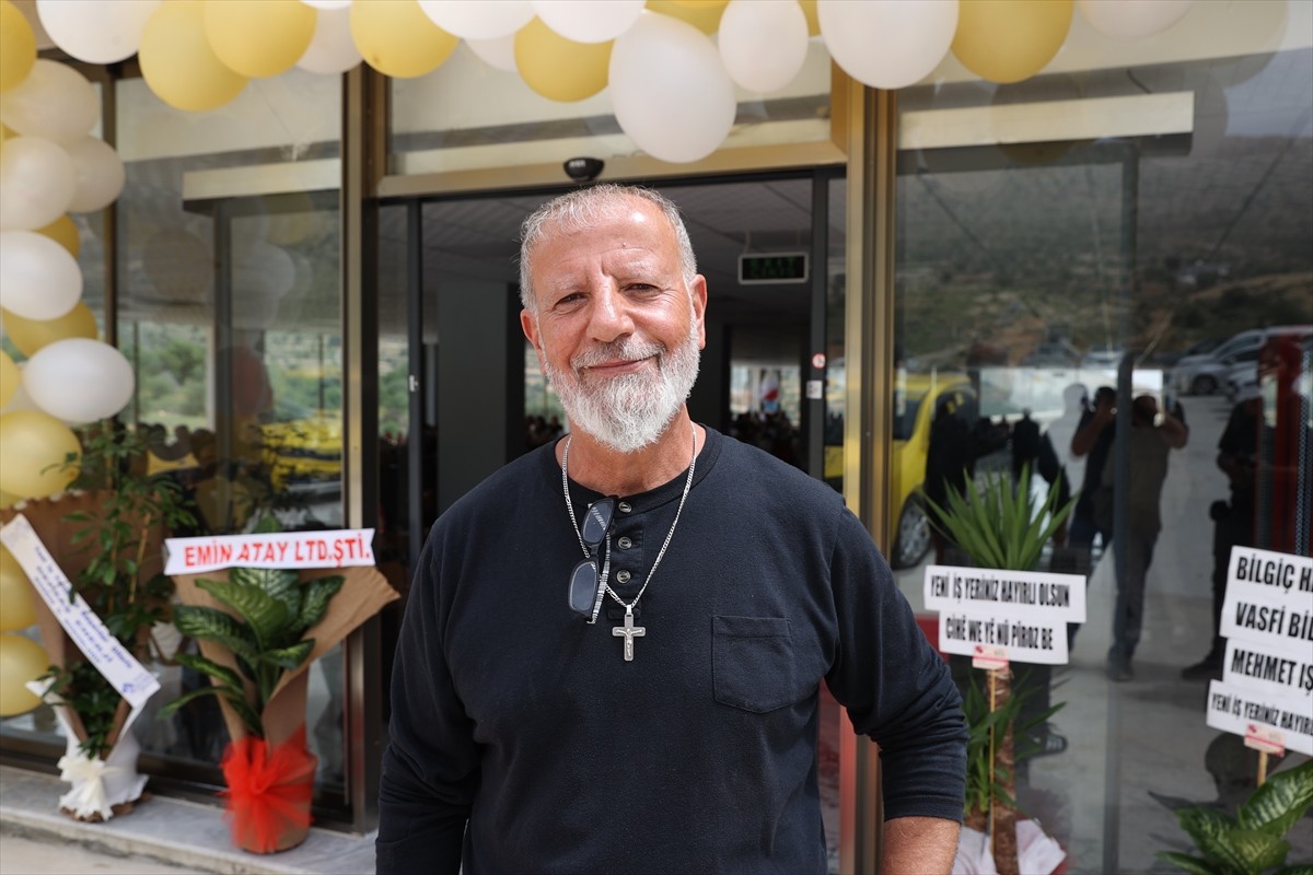 Almanya'da 36 yıl yaşayan Süryani Gabriel Özmen, yıllar sonra döndüğü memleketi Mardin'in kırsal...