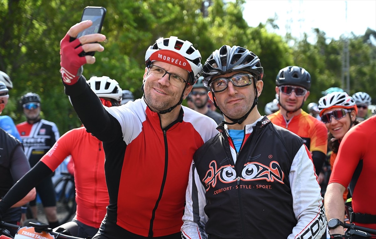 Antalya'da bu yıl üçüncüsü düzenlenen Trans Taurus Dağ Bisikleti Etap Yarışları'nda ilk gün...