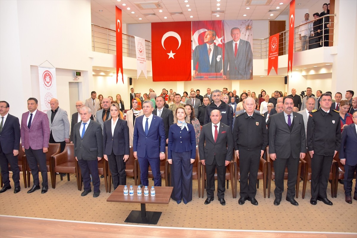 Antalya'da gençlere yönelik evlenme destek projesi çerçevesinde 548 başvurunun onaylandığı...