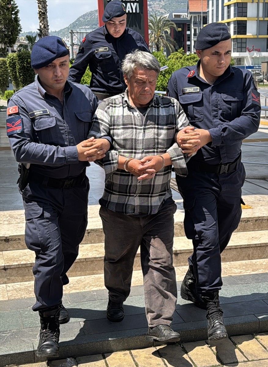 Antalya'nın Alanya ilçesinde koyununa şiddet uygulanmasıyla ilgili görüntülerin sosyal medyada...