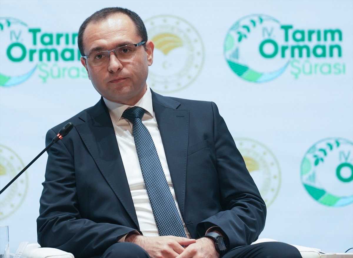 Azerbaycan Tarım Bakanı Mecnun Memmedov, İstanbul’da düzenlenen ''Tarım Diplomasisi Forumu''na...