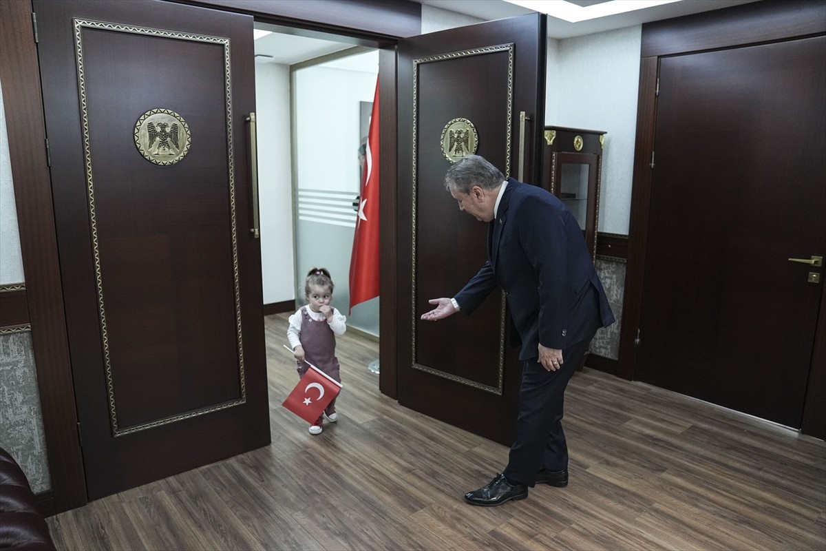 BBP Genel Başkanı Mustafa Destici, 23 Nisan Ulusal Egemenlik ve Çocuk Bayramı dolayısıyla...