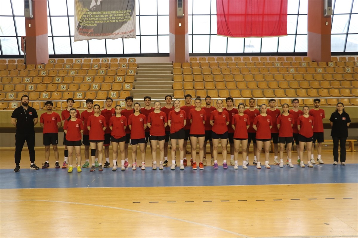 Çekya'nın Kutna Hora kentinde düzenlenecek IKF 19 Yaş Altı Korfbol Dünya Şampiyonası D Grubu'nda...