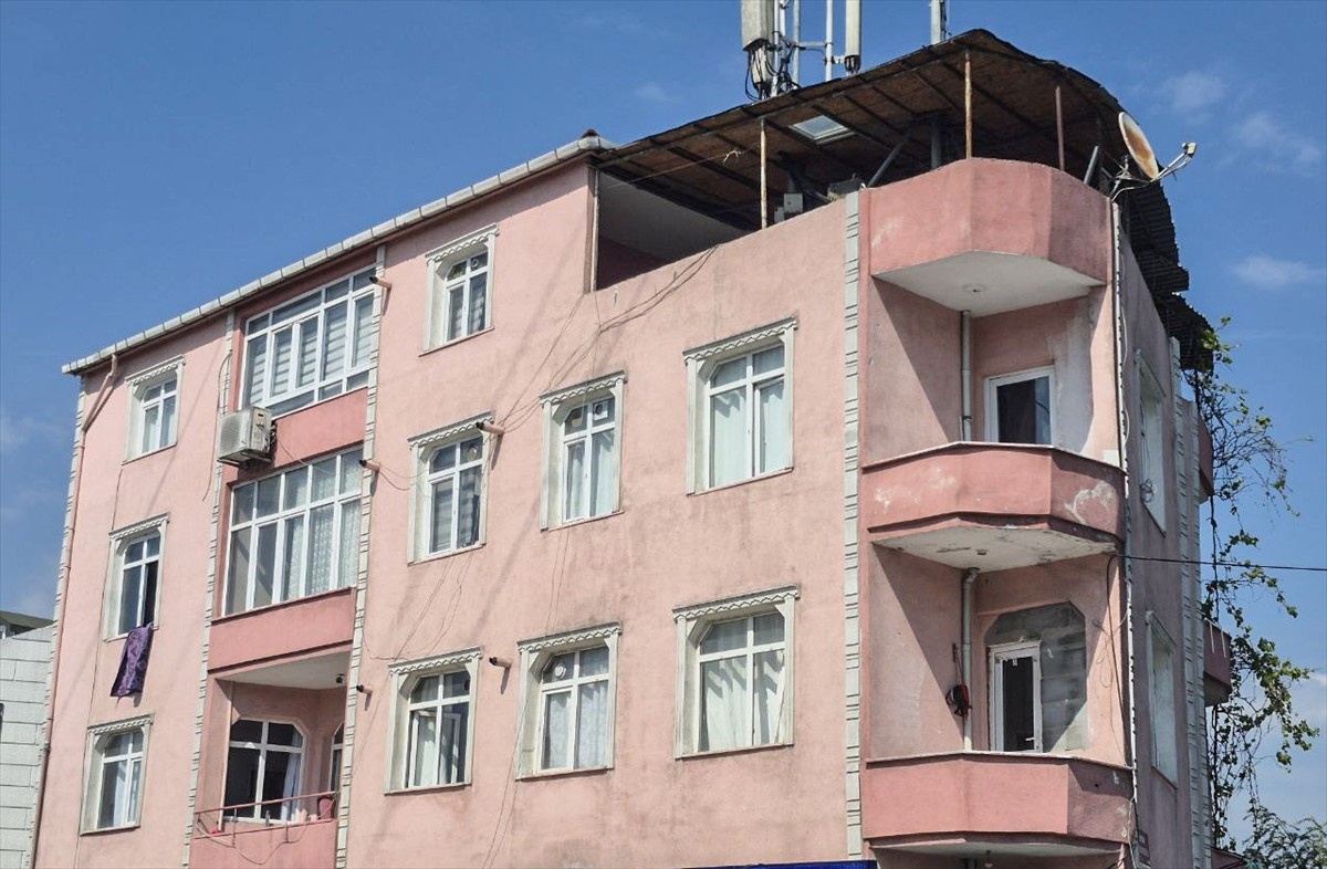 Çevre, Şehircilik ve İklim Değişikliği Bakanlığı ekipleri, İstanbul'da meydana gelen depremlerin...