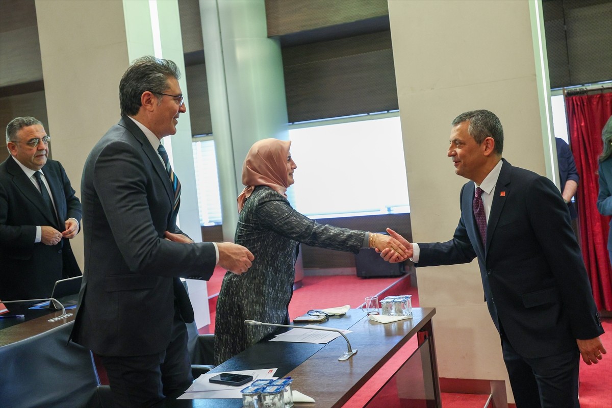 CHP Genel Başkan Özgür Özel başkanlığındaki Parti Meclisi (PM) toplantısı sona erdi.