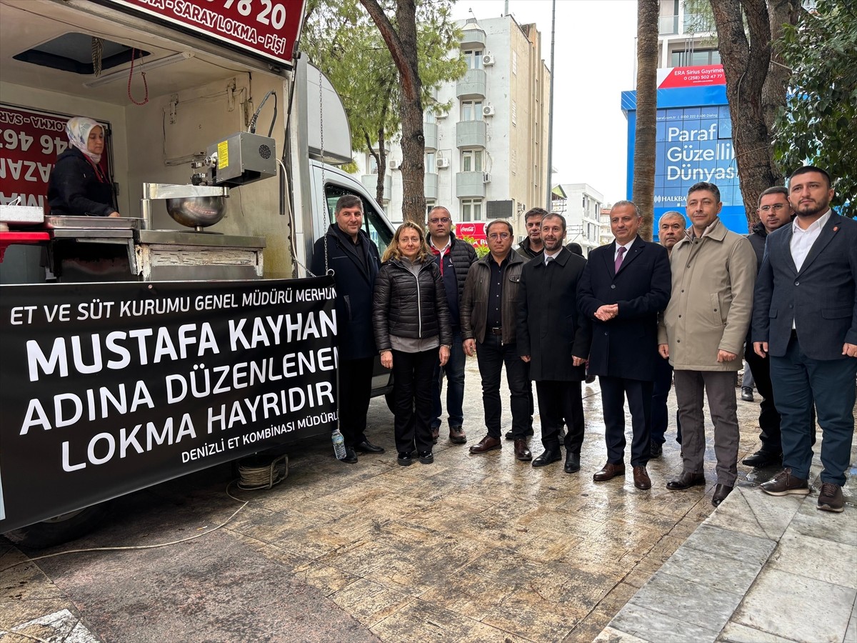 Denizli'de Et ve Süt Kurumu (ESK) Kombinası Müdürlüğü çalışanları, İzmir'deki trafik kazasında...