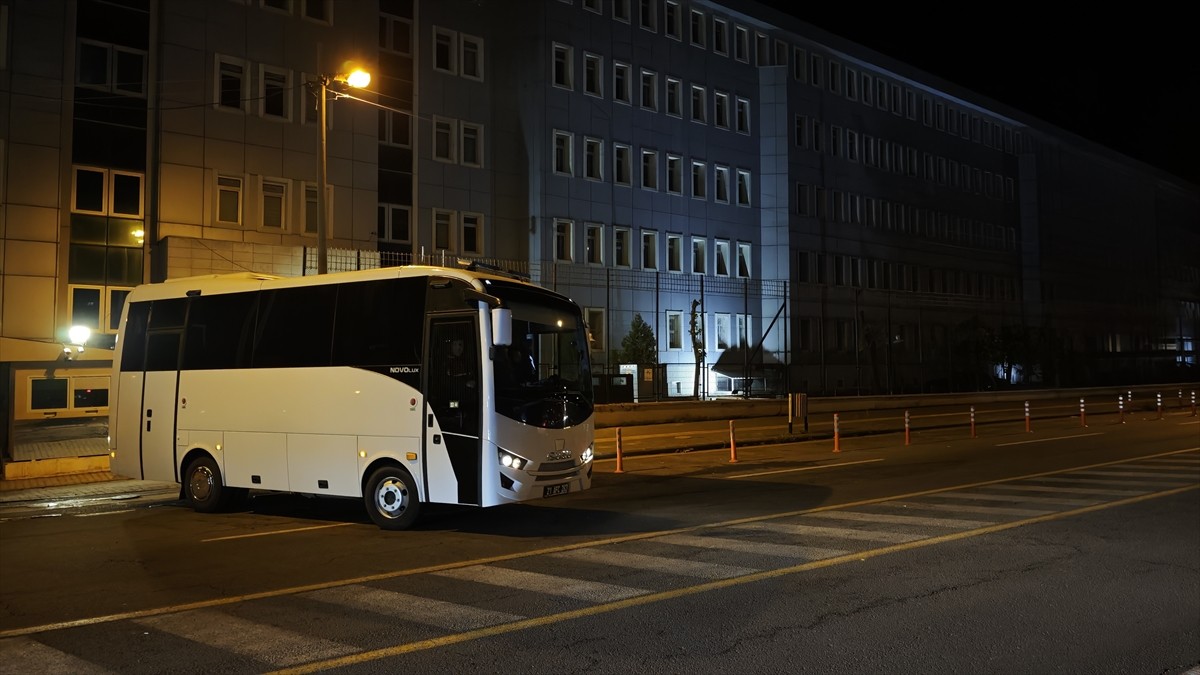 Diyarbakır'da 8 yaşındaki Narin Güran'ın öldürülmesine ilişkin haklarında dava açılan 6'sı tutuklu...