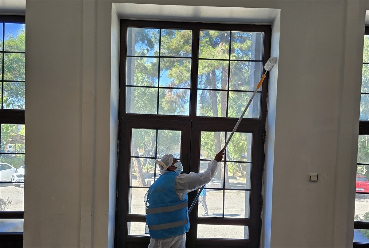 Diyarbakır'da Denetimli Serbestlik Müdürlüğünce hükümlülerden oluşturulan mobil ekip, geçen yıl...