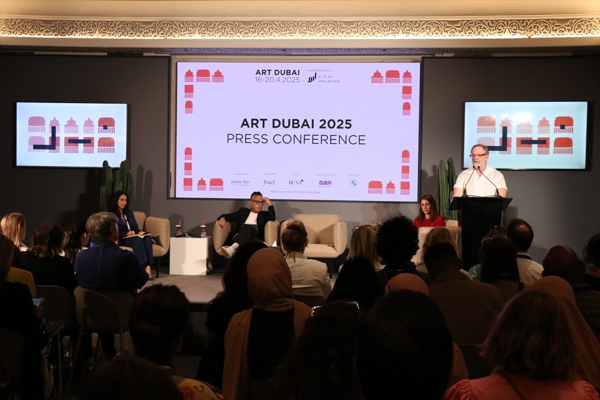 Dünyanın dört bir yanından sanatçıları bir araya getiren çağdaş sanat fuarı Art Dubai 2025, ön...