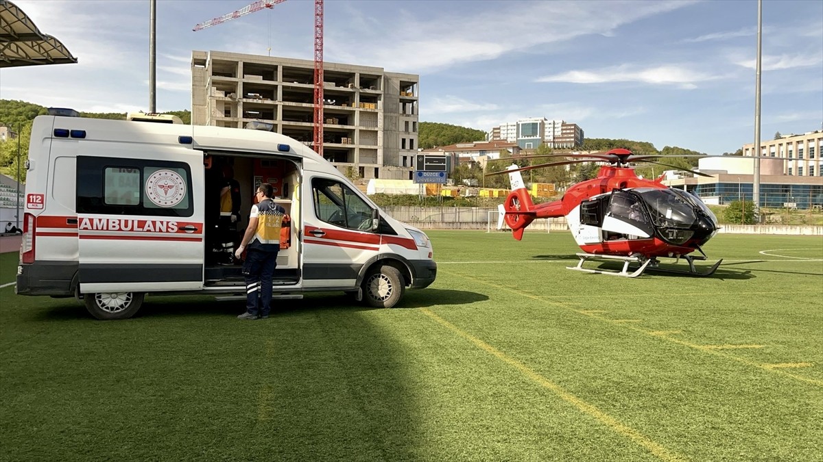 Düzce'de kalp rahatsızlığı tespit edilen 4 günlük bebek, ambulans helikopterle İstanbul'a sevk...