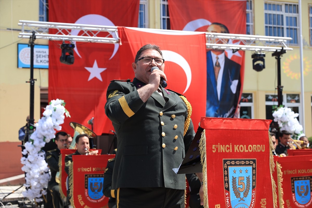 Edirne'de 5. Kolordu Bölge Bando Komutanlığı ekibi, 23 Nisan Ulusal Egemenlik ve Çocuk Bayramı...