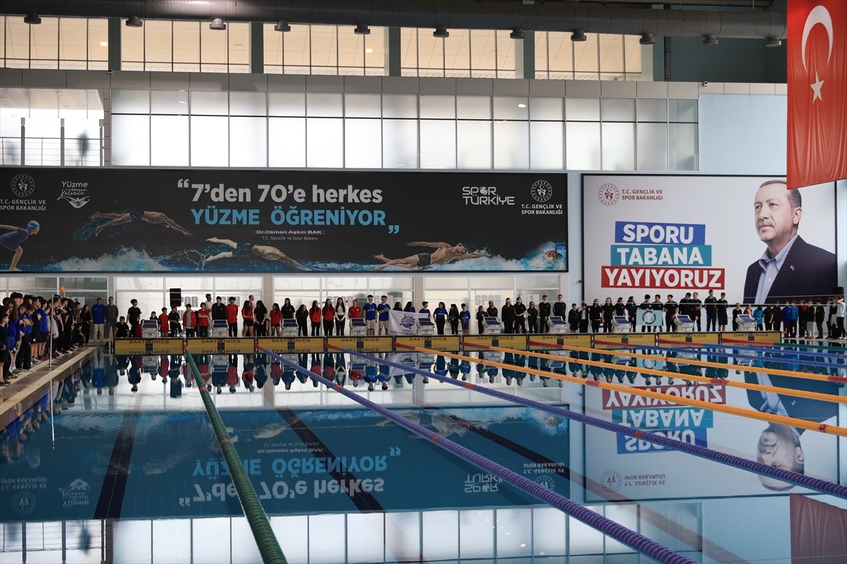 Edirne'de düzenlenen Paletli Yüzme Kulüplerarası Büyükler Türkiye Şampiyonası ve Milli Takım...