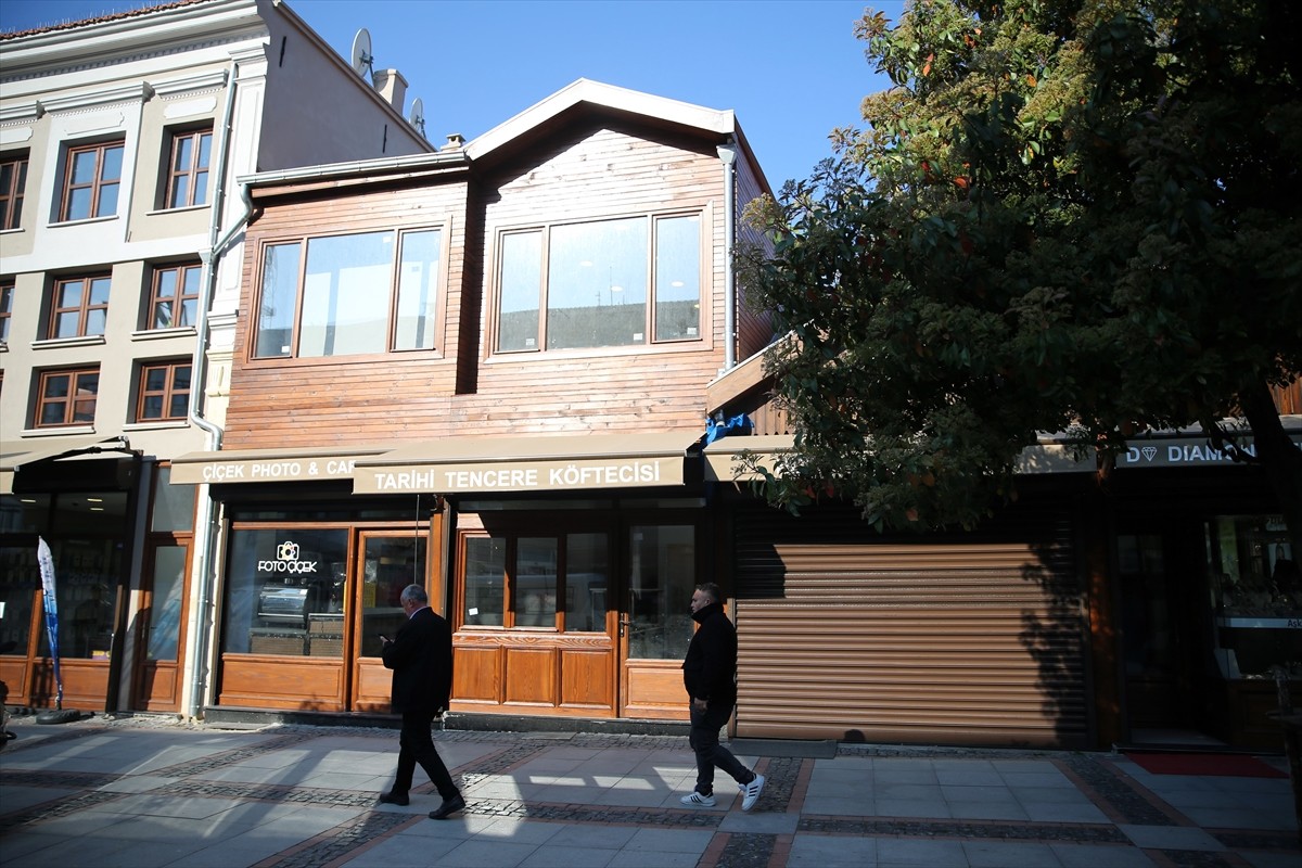 Edirne'de, kent merkezindeki tarihi dokuyu korumak amacıyla Kültür ve Turizm Bakanlığı ile Edirne...