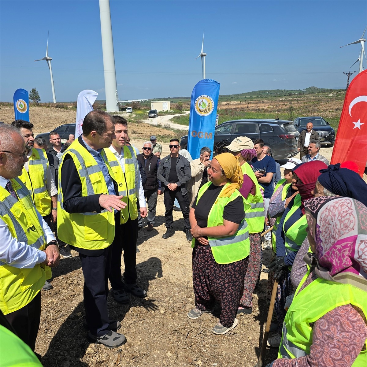 Enerji ve Tabii Kaynaklar Bakanlığı, Çanakkale'de geçen yıl orman yangını nedeniyle zarar gören...