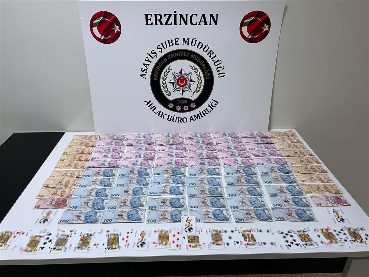 Erzincan'da iş yerinde kumar oynayan 13 yabancı uyruklu kişiye 120 bin 211 lira ceza kesildi.  İş...