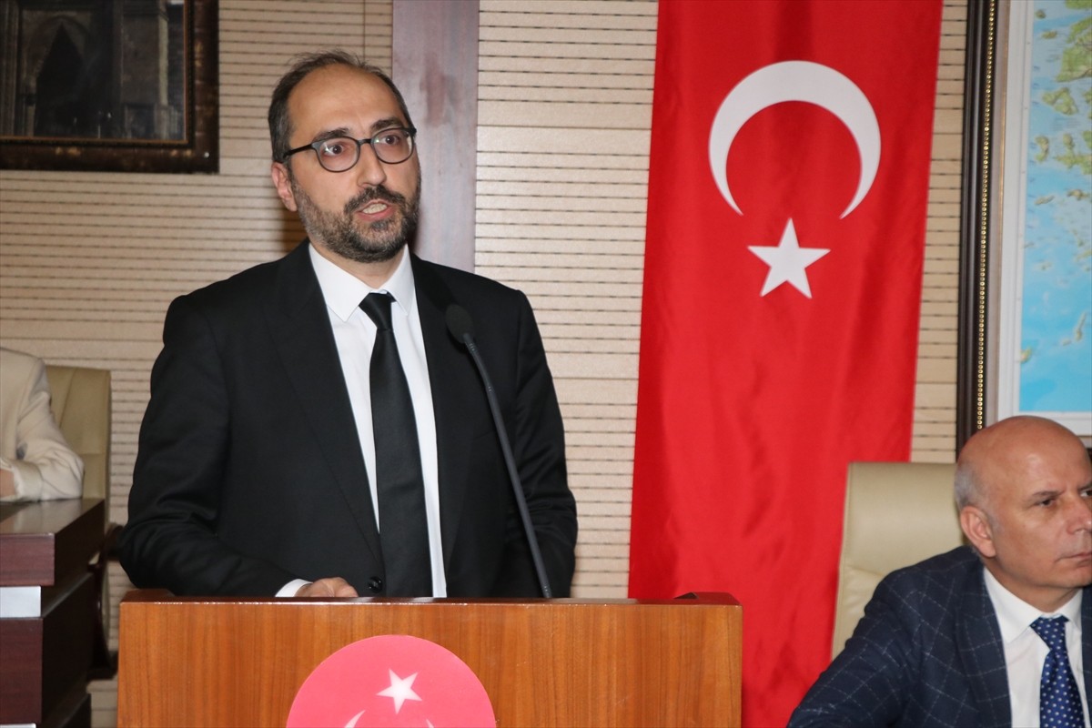 Erzurum Valisi Mustafa Çiftçi'nin başkanlığında Valilik Toplantı Salonu'nda "İl Koordinasyon...