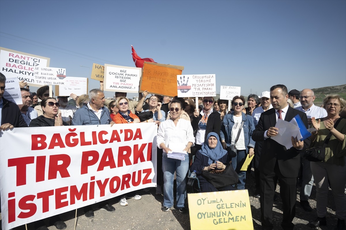 Etimesgut'ta, belediye tarafından Yapracık Mahallesi'nde inşa edilen tır parkı, Bağlıca Mahallesi...