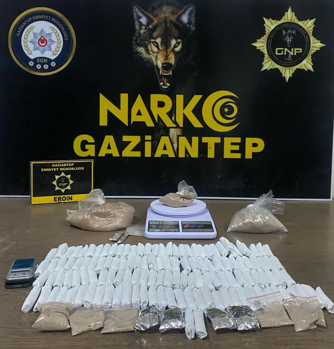 Gaziantep'te uyuşturucu operasyonunda gözaltına alınan 2 şüpheli tutuklandı. Adreslerde yapılan...