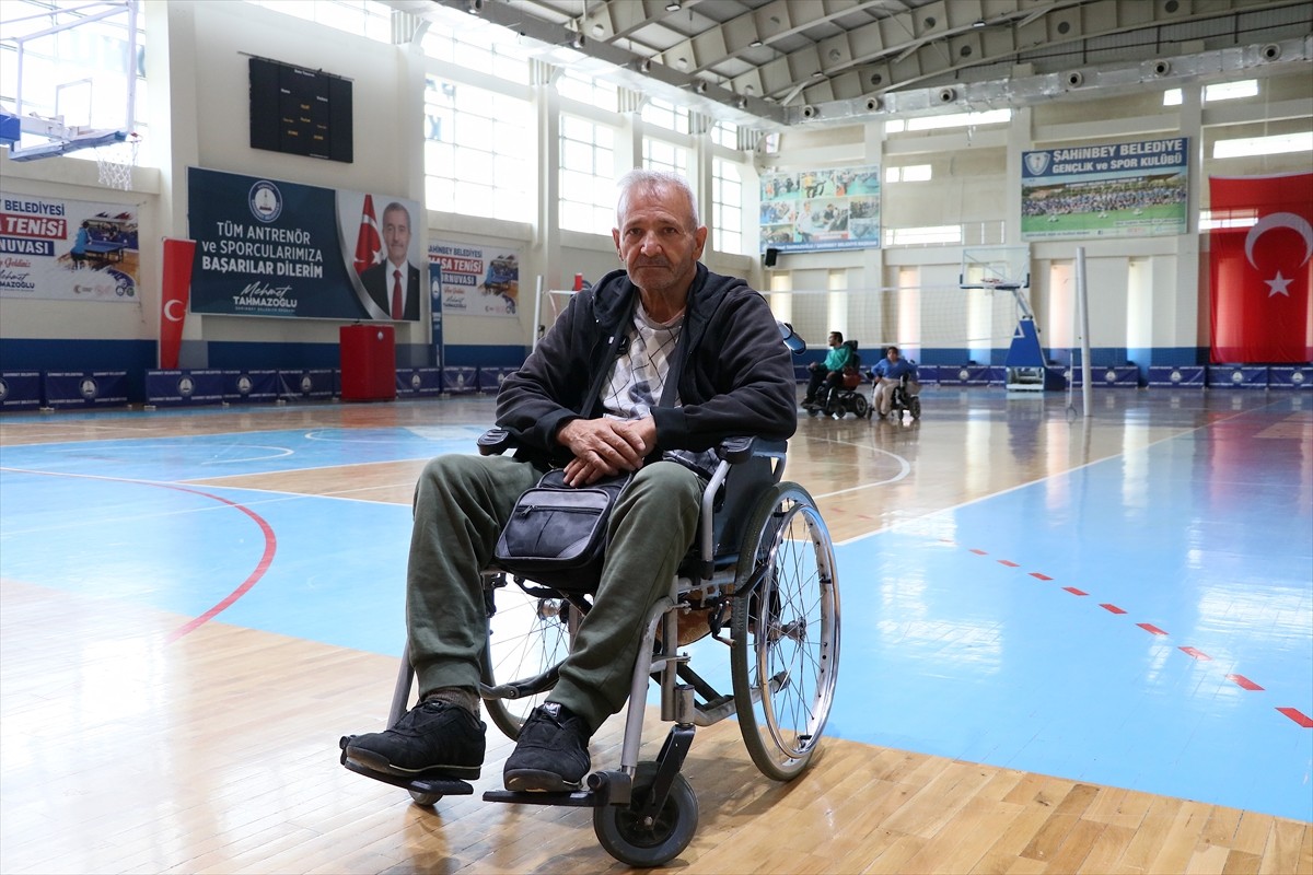 Gaziantep'te yaşayan 57 yaşındaki Halil Yılmaz, son 4 yılda inşaattan düşmesine, Kovid-19'a...