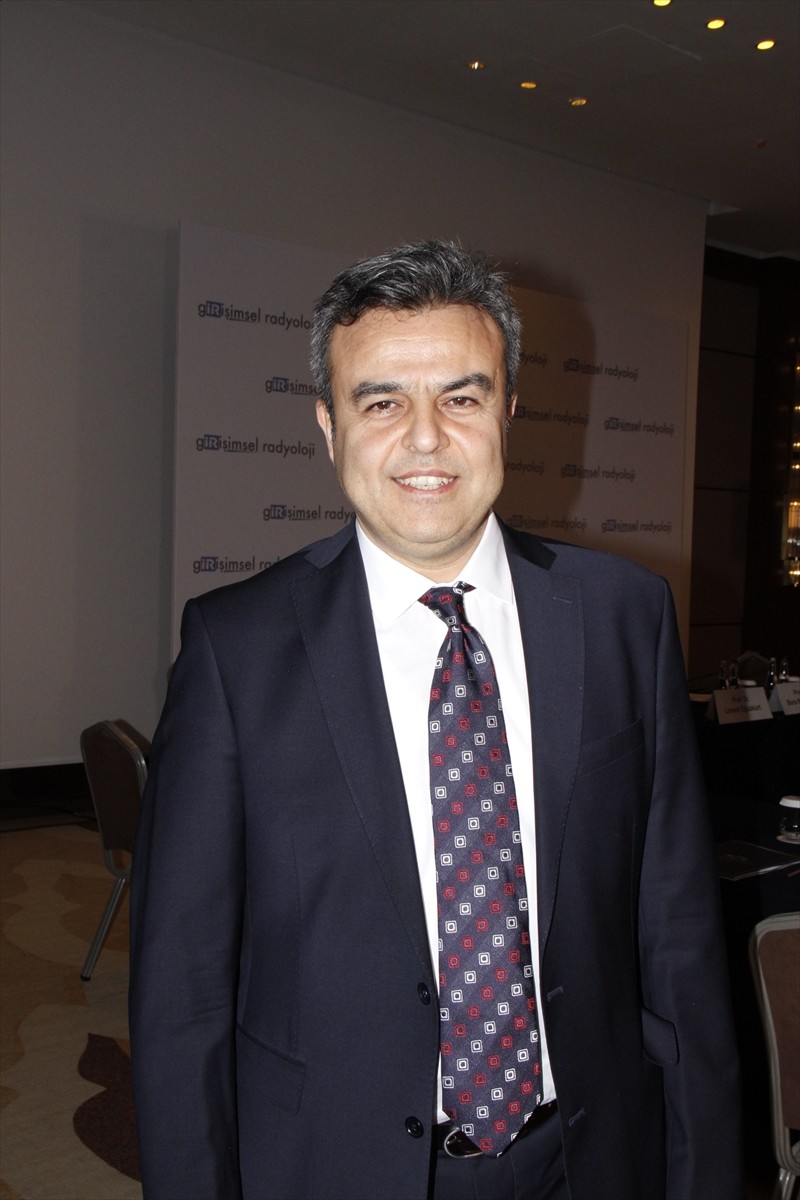 Genellikle "varis" olarak bilinen venöz (toplardamar) yetmezliğinde, cerrahi gerektirmeden kapalı...