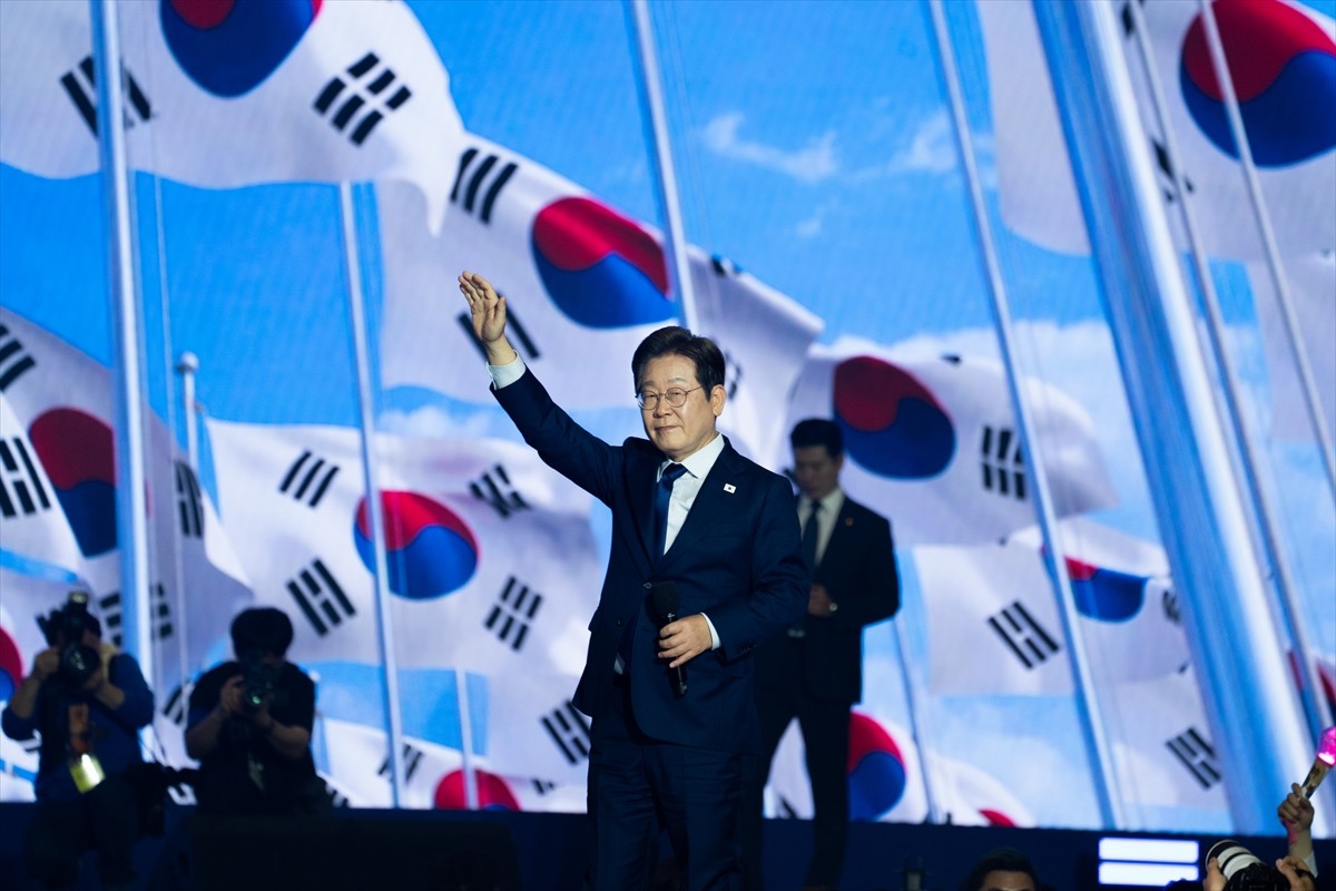 Güney Kore'de lideri olduğu ana muhalefetteki Demokratik Partiden (DP) istifa eden Lee Jae-myung...