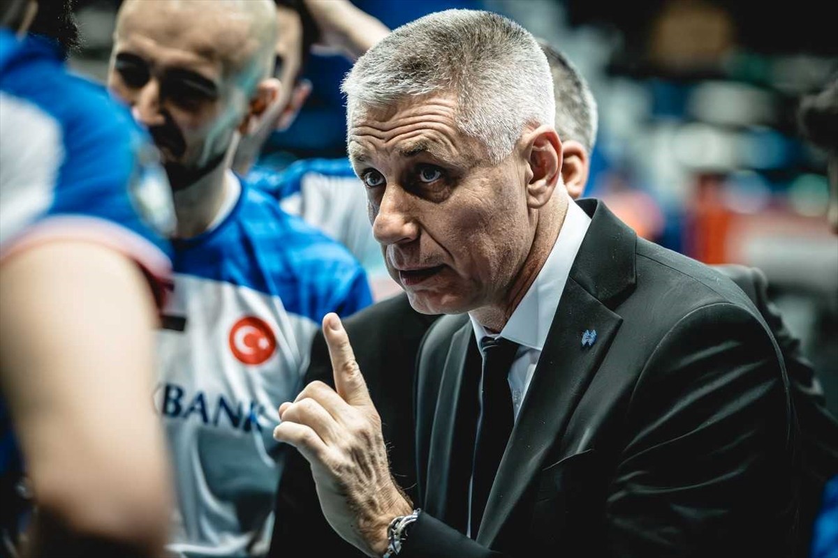 Halkbank Erkek Voleybol Takımı'nda ikinci görev dönemine başlayan Bulgar başantrenör Radostin...