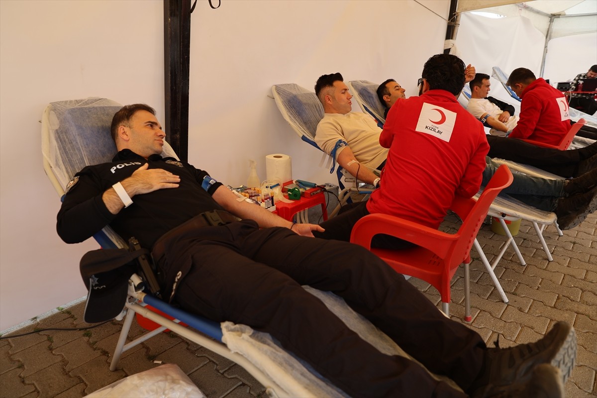 Iğdır'da emniyet personeli, Türk Polis Teşkilatının 180. kuruluş yıl dönümü ve Polis Haftası...