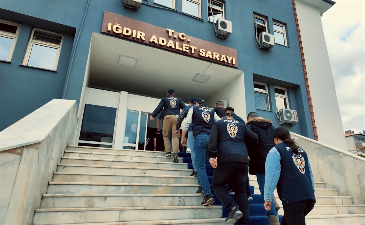 Iğdır merkezli 12 ilde eş zamanlı düzenlenen yasa dışı bahis operasyonunda gözaltına alınan 23...