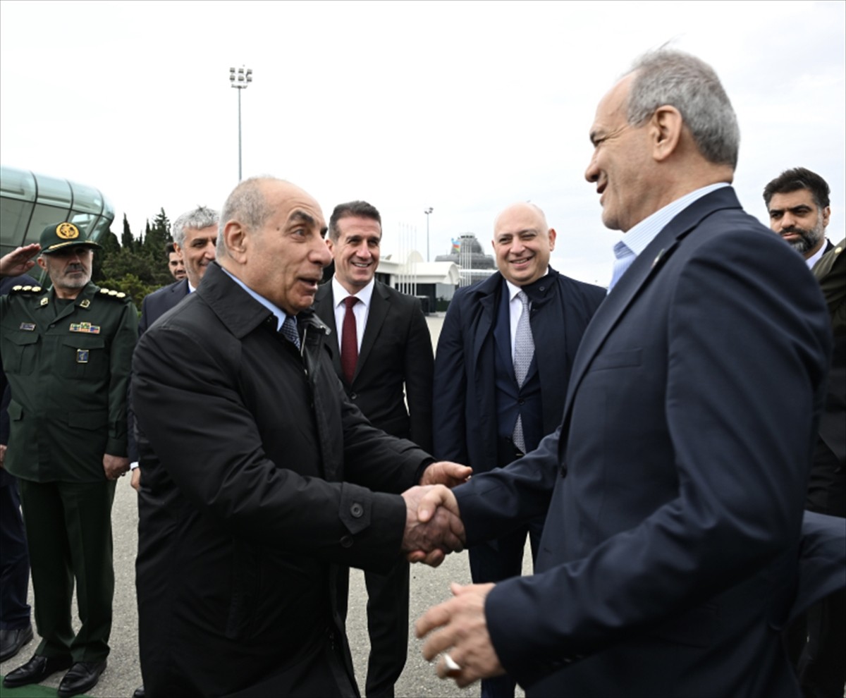  İran Cumhurbaşkanı Mesud Pezeşkiyan, resmi temaslarda bulunmak üzere Azerbaycan'ın başkenti...