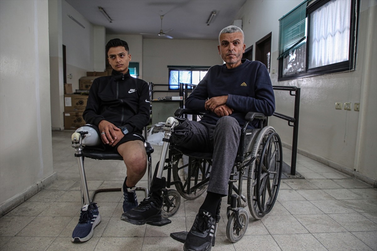 İsrail'in 7 Ekim 2023'ten bu yana yıkıcı saldırılarını sürdürdüğü Gazze Şeridi'nde uzuv kaybı...