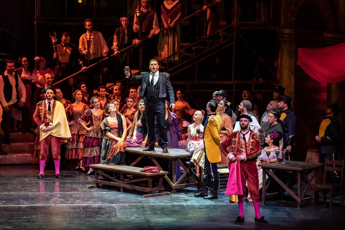 İstanbul Devlet Opera ve Balesi (İDOB), "Carmen" operasını Atatürk Kültür Merkezi'nde (AKM)...