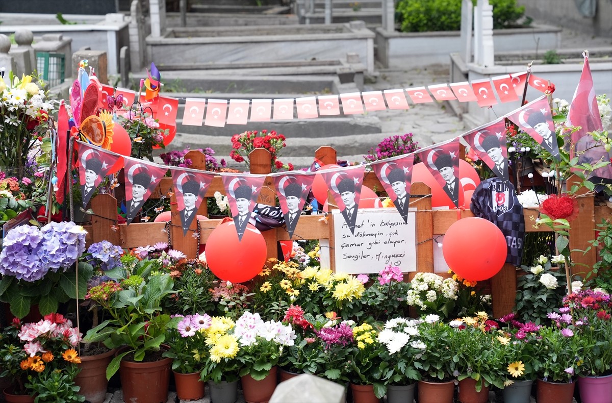 Kadıköy'de uğradığı bıçaklı saldırı sonucu hayatını kaybeden 15 yaşındaki Mattia Ahmet Minguzzi...