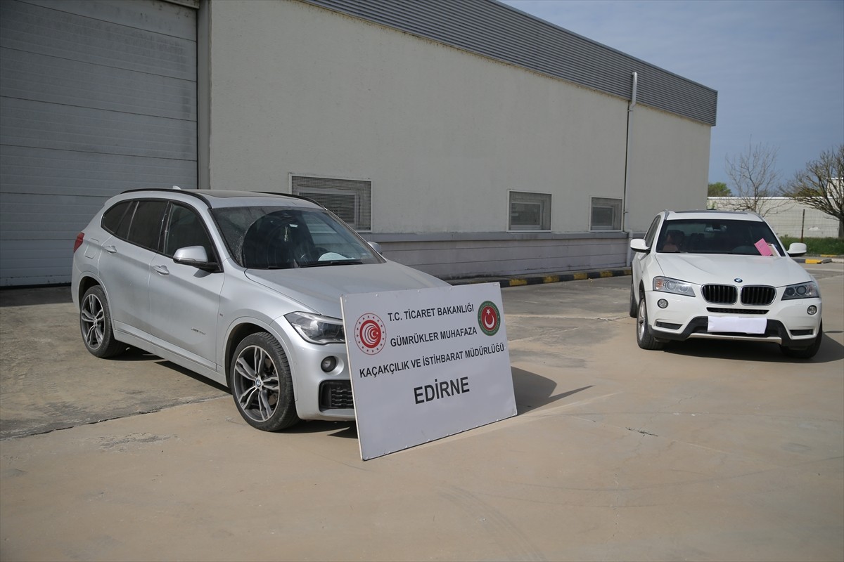  Kapıkule Sınır Kapısında, sahte emeklilik belgesiyle Türkiye'ye kaçak olarak sokulmak lüks...